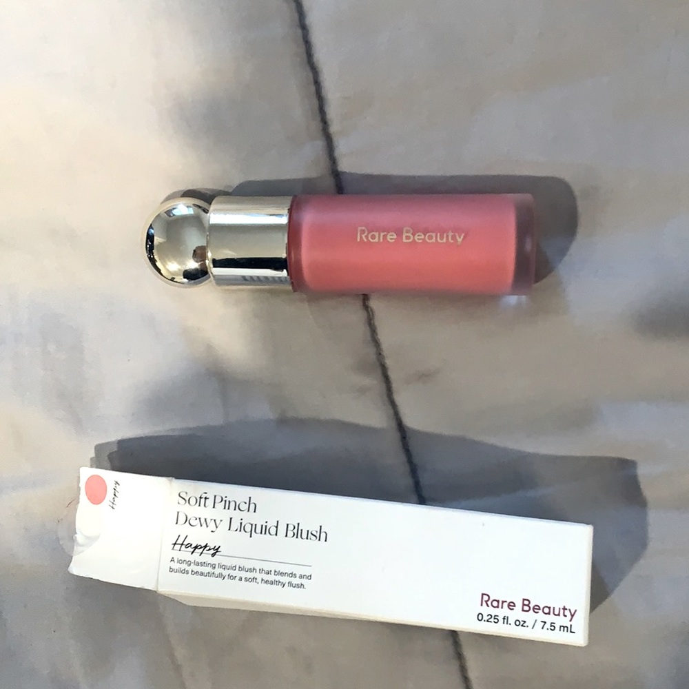 Rare beauty dewy blush color: happy